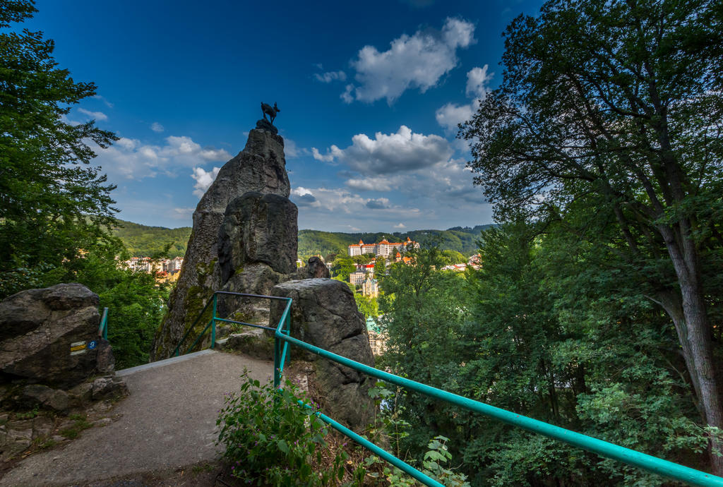 Apartmany Becherplatz Karlovy Vary Bagian luar foto